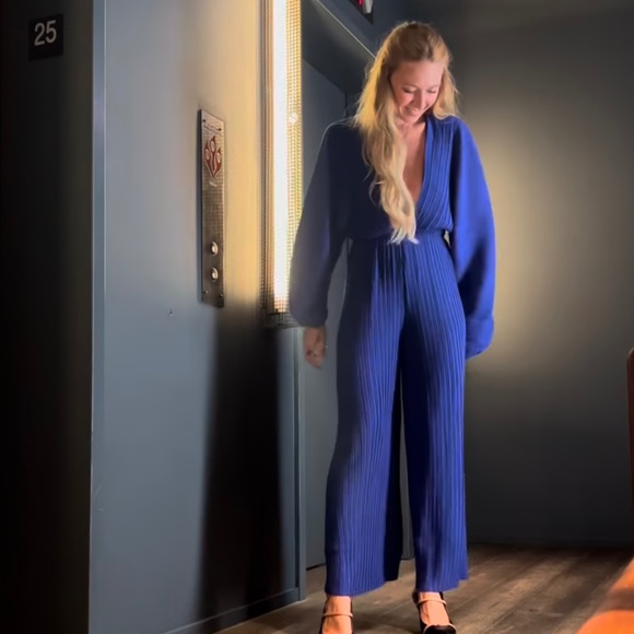 SOLACE LONDONLivia Plissé-chiffon Jumpsuit Plunge Neck Purply Blue size 2